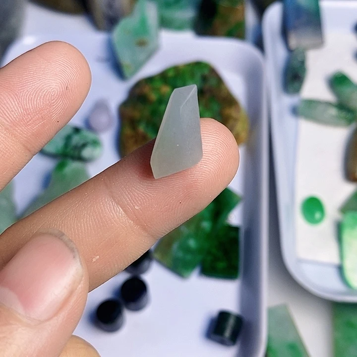 翡翠散珠天然翡翠A货挂件