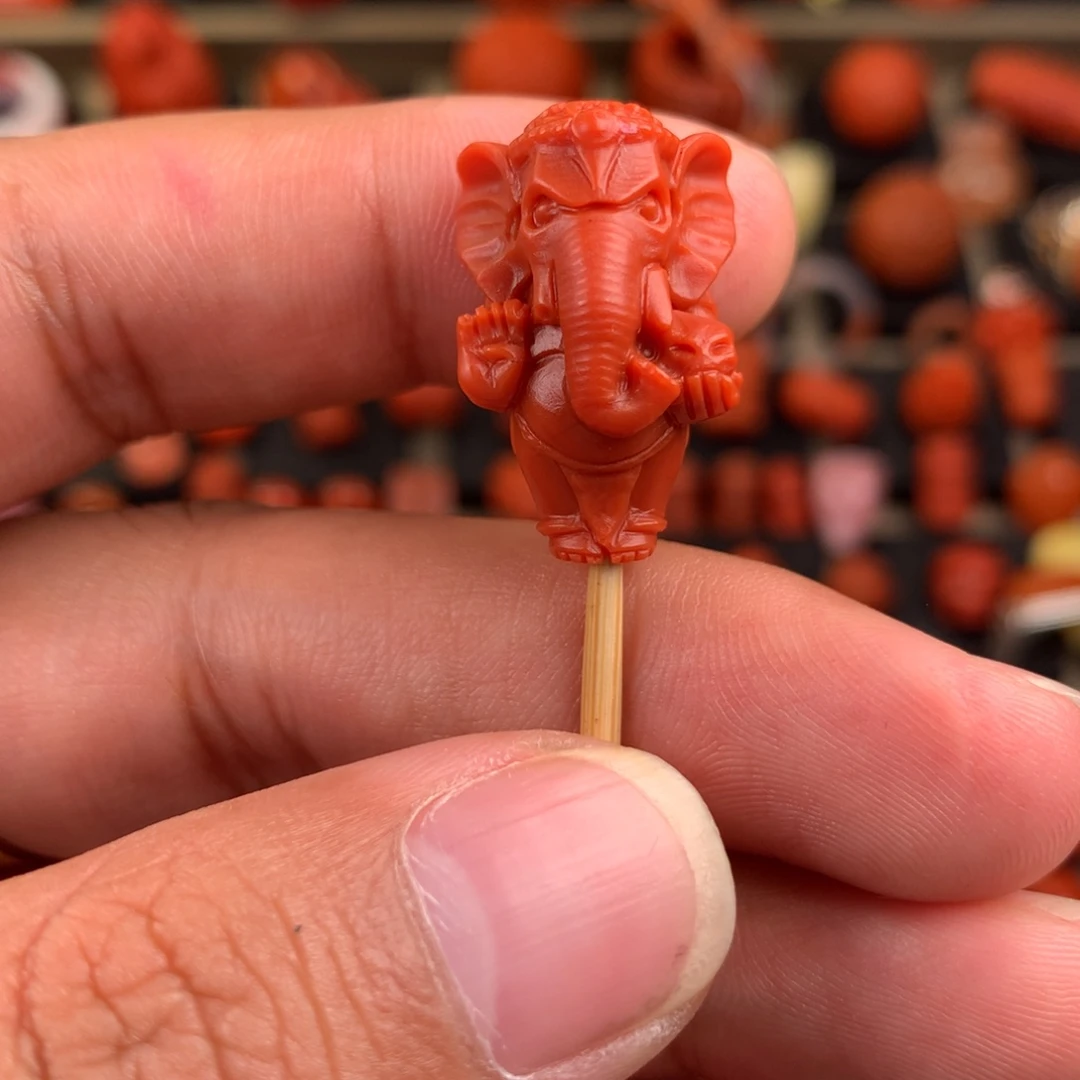 南红玛瑙未镶嵌象神三通15+