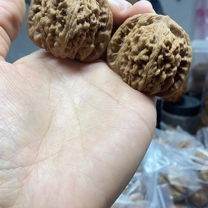 文玩核桃把件45四座楼红皮