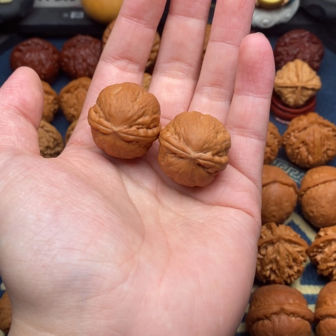 文玩核桃把件亦**途精品小手捻