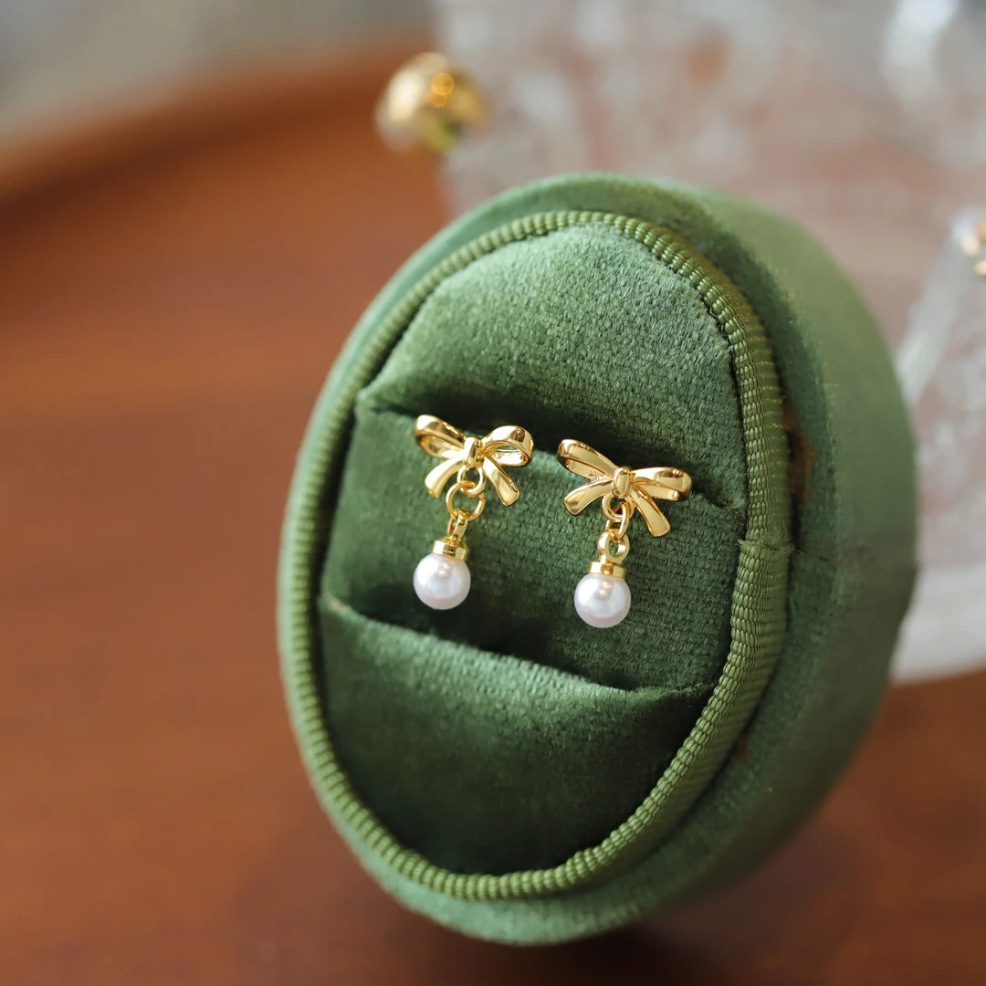 合金仿珍珠耳饰 精致小巧蝴蝶结耳钉小众设计感优雅轻奢百搭耳环