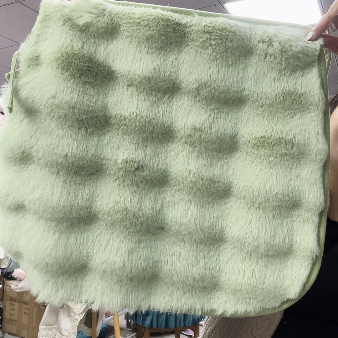 雪尼尔啦咯啦咯啦咯啦咯啦