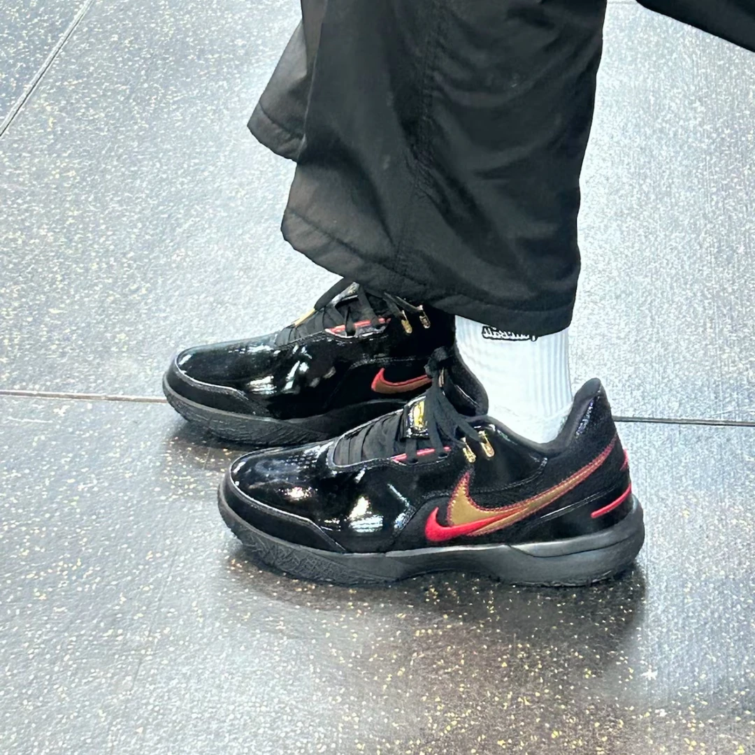 【专营正品】 耐克男鞋詹姆斯减震实战运动休闲篮球鞋FJ1567-001