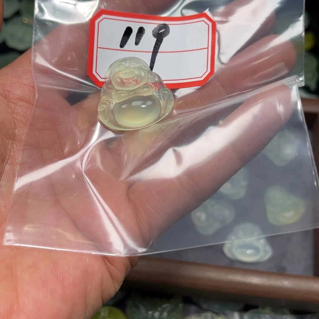 蛇纹石玉颈饰合金V*