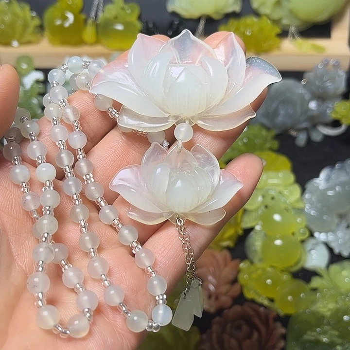 淄***司蛇纹石玉未镶嵌颈饰