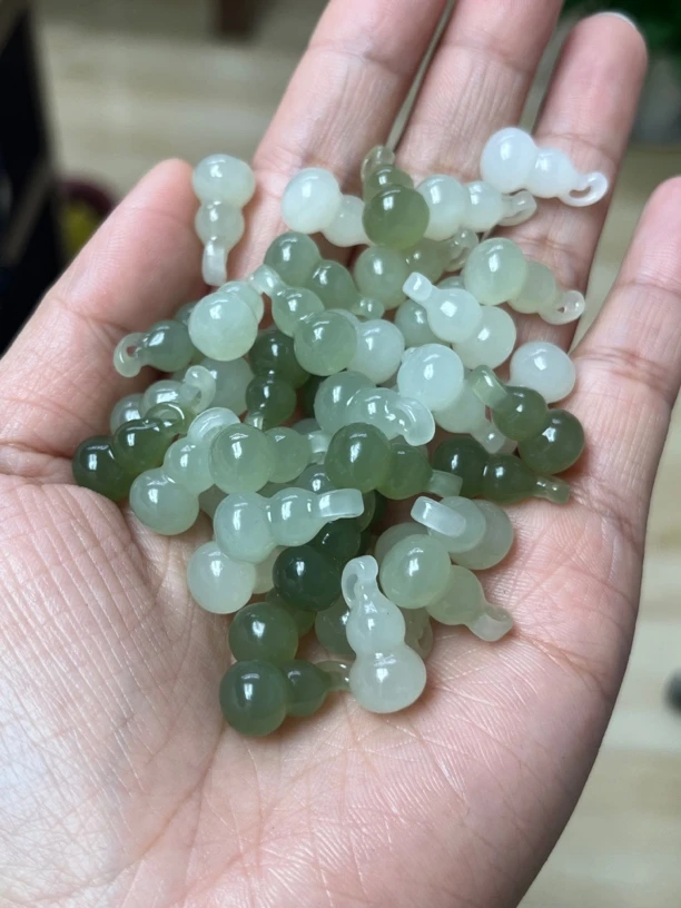 天然和田玉 小葫芦吊坠 多样发一对 配饰