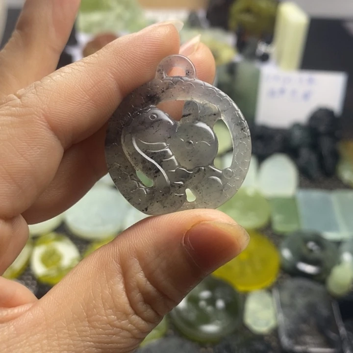 合金蛇纹石玉颈饰