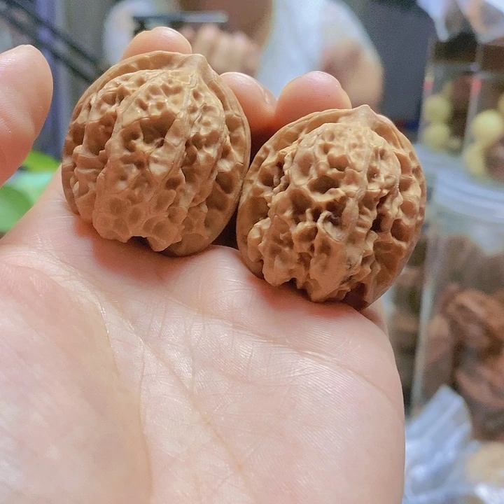 【闪购商品】文玩核桃把件35磐石蜡皮