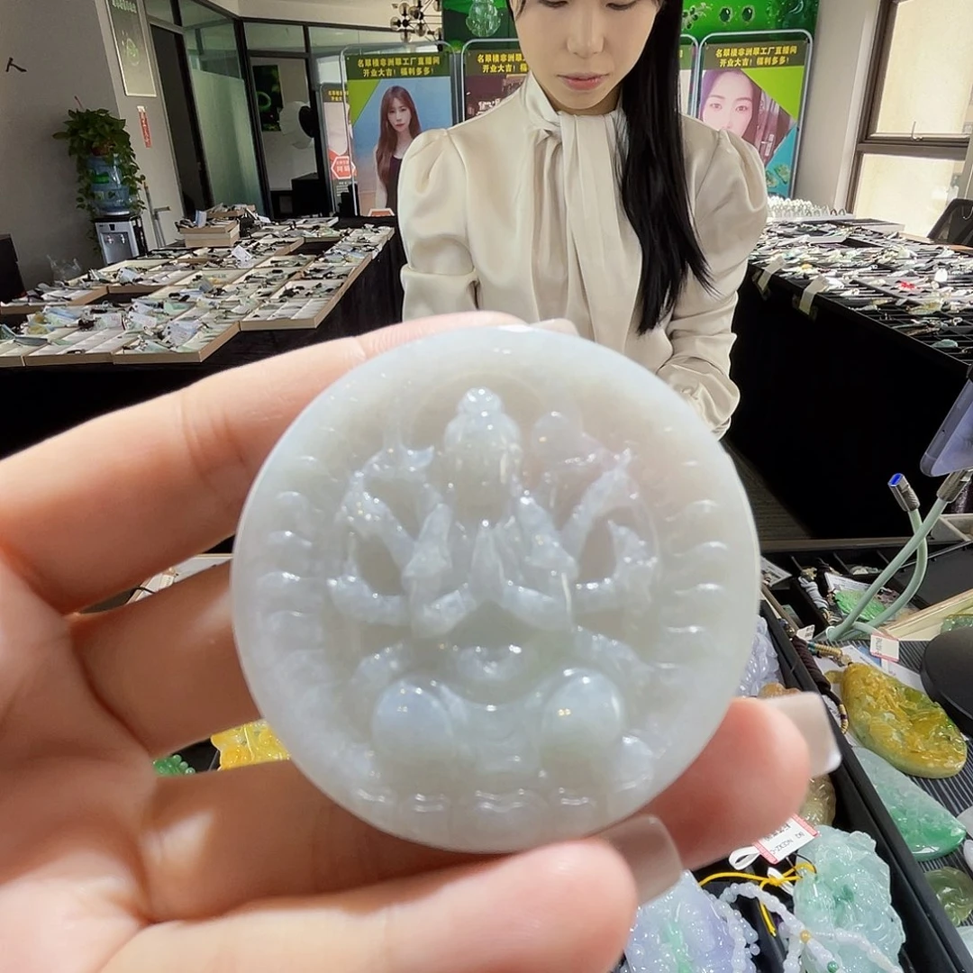 颈饰未镶嵌翡翠一个