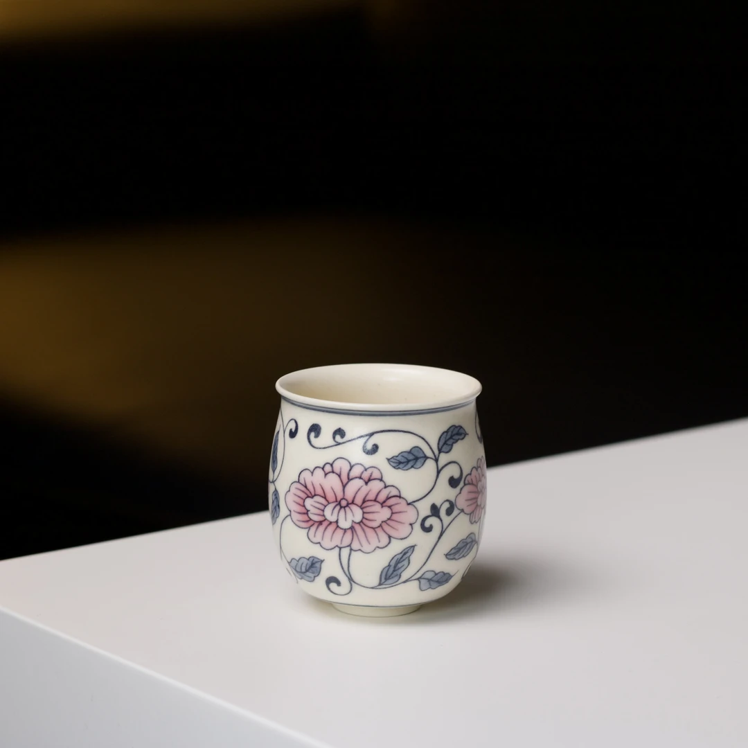 茗器山房 景德镇手绘老陶泥斗彩缠枝牡丹主人杯茶杯 65cc