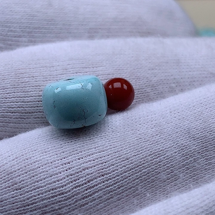 苏***.南红玛瑙未镶嵌珠宝奇石