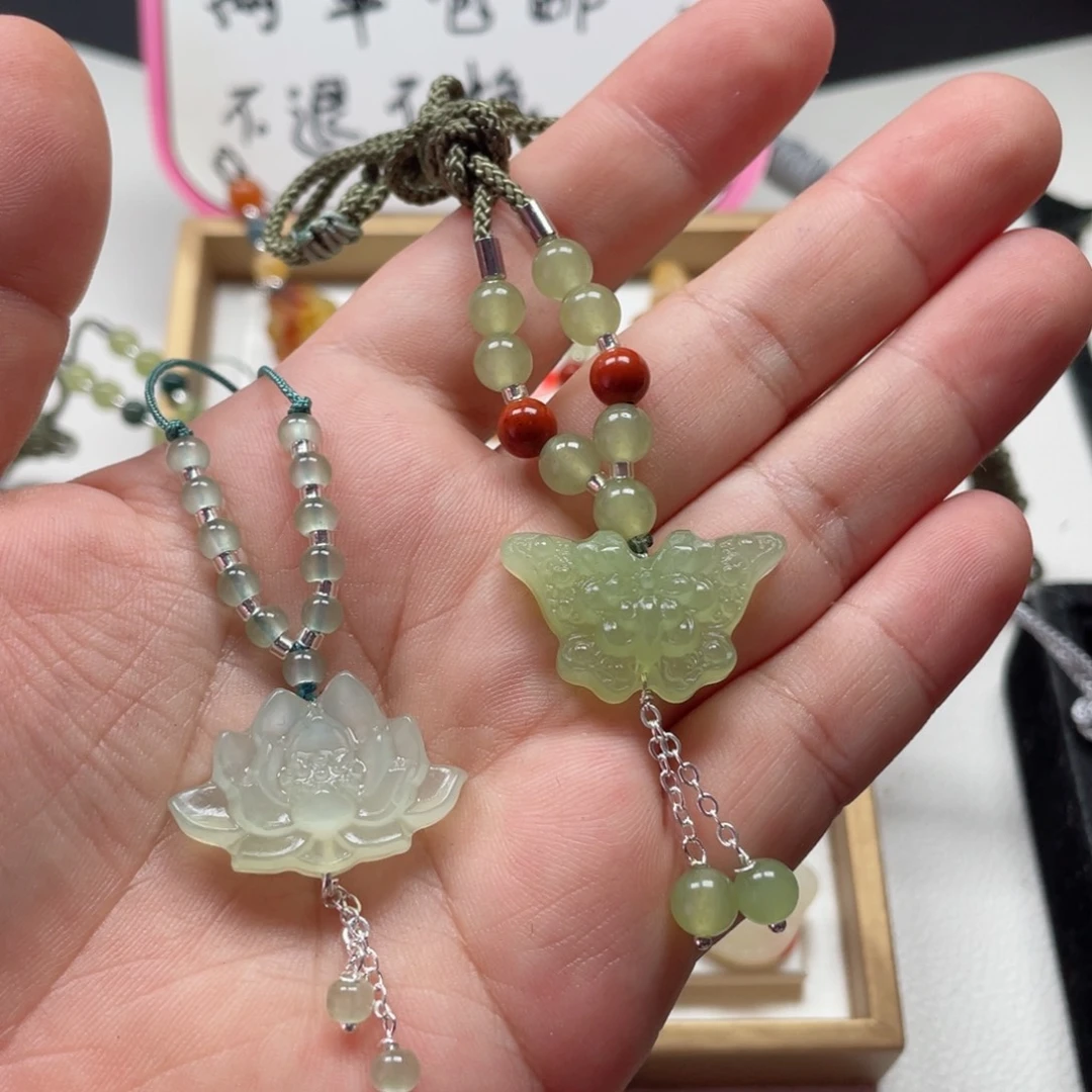 璇***柒未镶嵌蛇纹石玉颈饰