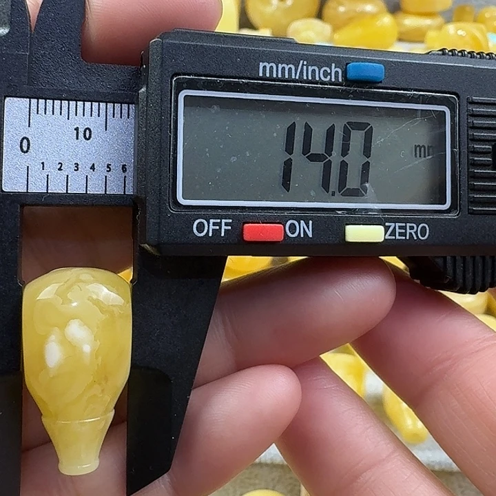 蜜蜡未镶嵌裸石19杂