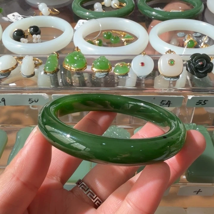 和田玉颈饰未镶嵌正宗俄碧老坑冰底菠菜绿手镯内径57黑点活动价