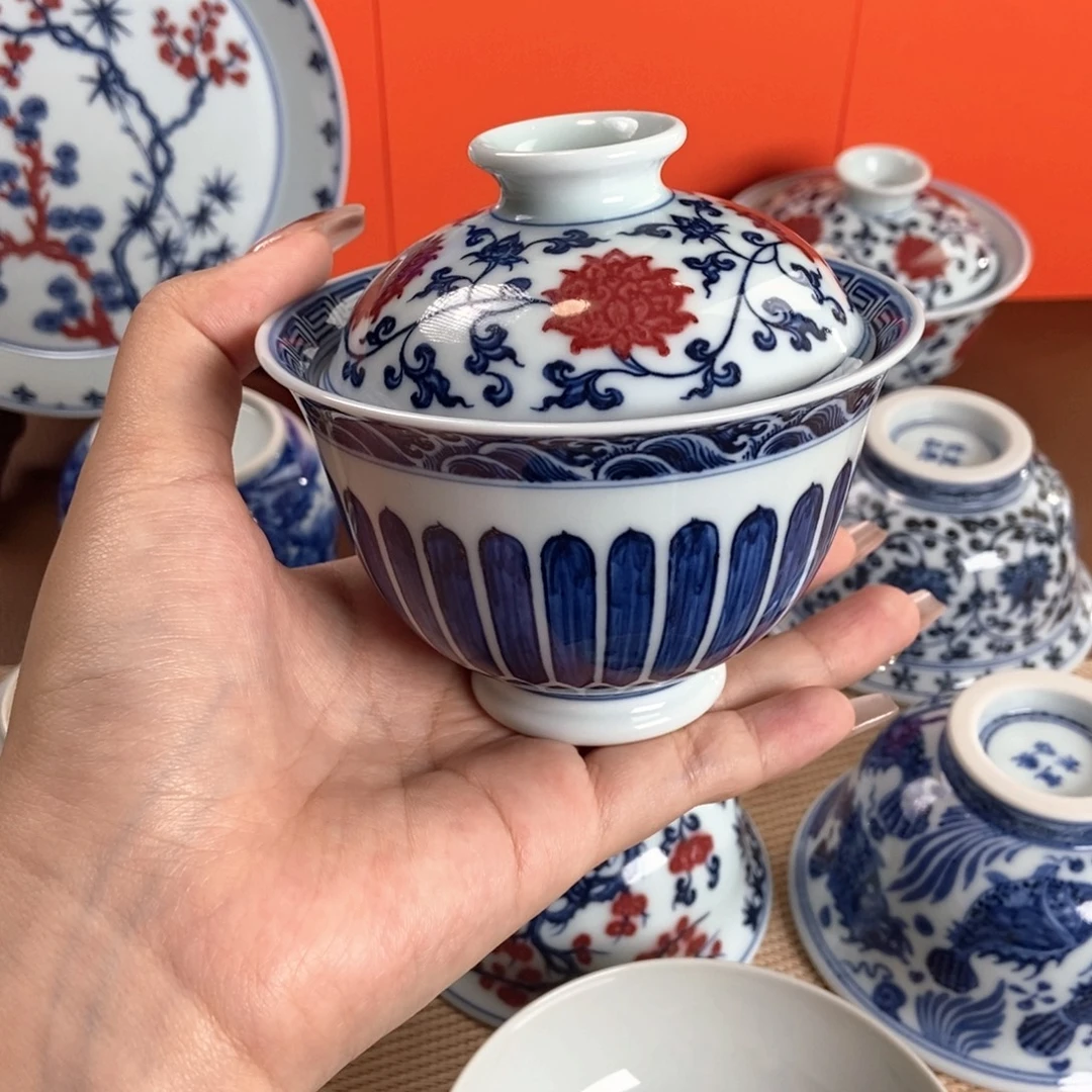 阳春白雪釉里红菊瓣纹缠枝莲盖碗