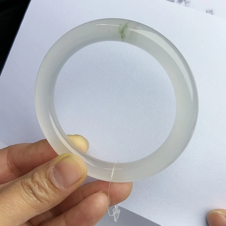 【闪购商品】石英质玉手镯未镶嵌