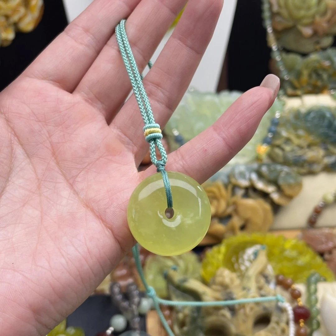 未镶嵌蛇纹石玉颈饰