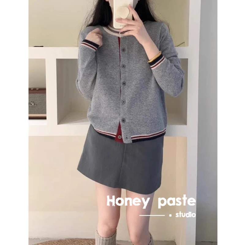 英伦雾灰圆领欧若风春装新款网红洋气炸街女装针织开衫时尚百搭