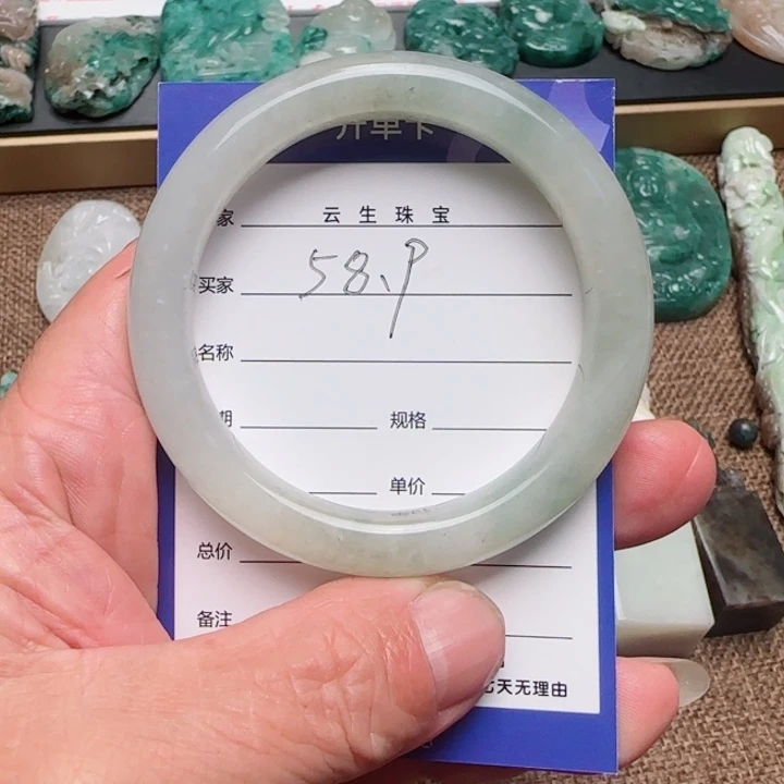 独山玉未镶嵌颈饰