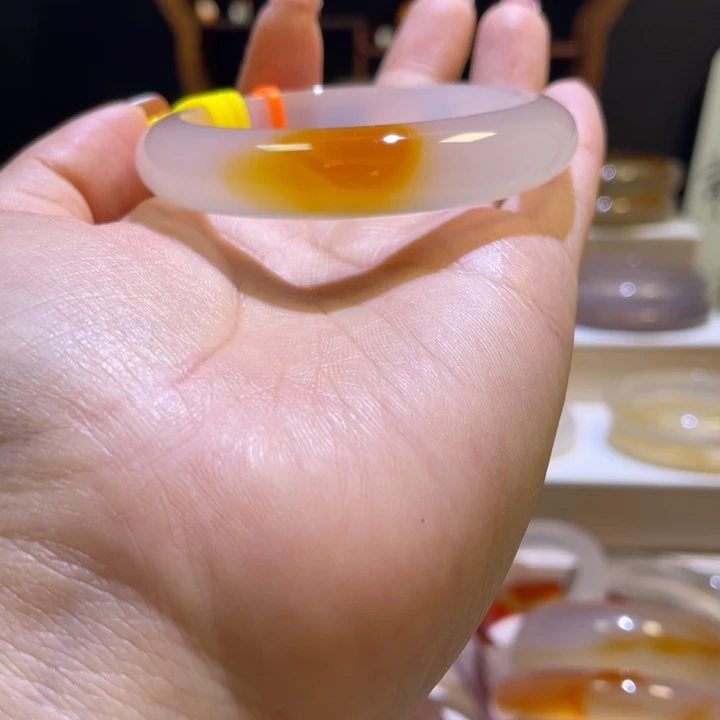 玛瑙/玉髓手镯未镶嵌