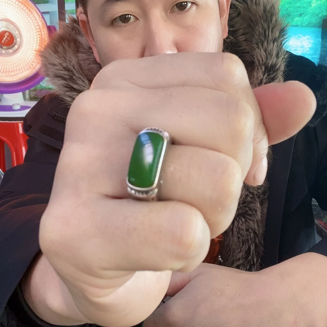 蛇纹石玉未镶嵌珠宝奇石