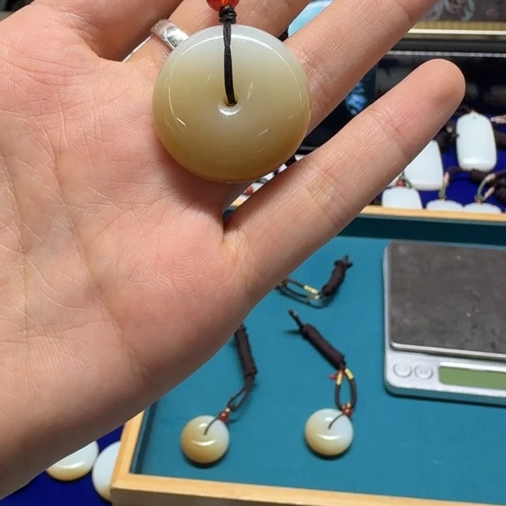 和田玉（青玉）未镶嵌颈饰