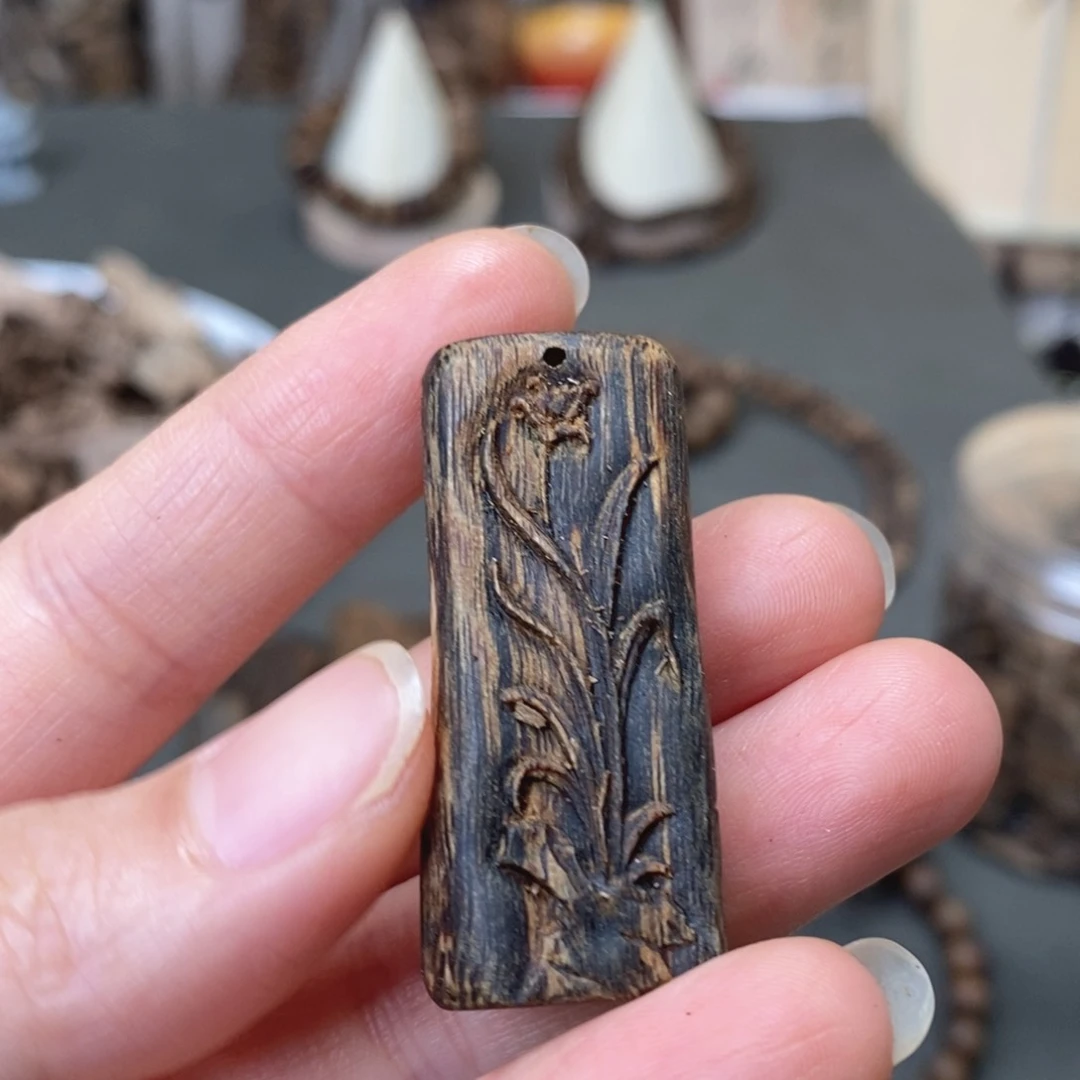 木手工艺奇楠淳化老料虫漏雕刻牌