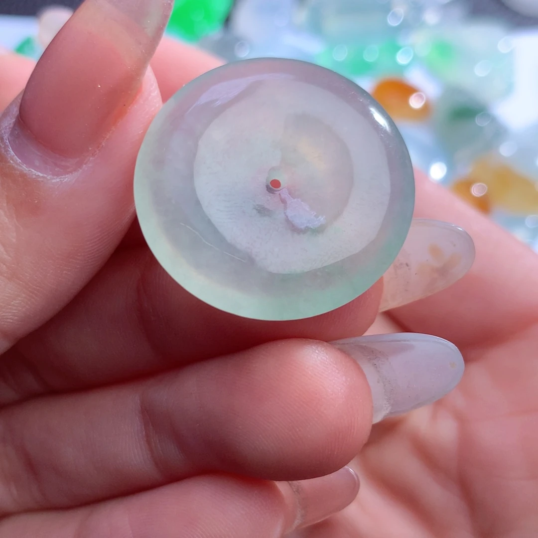 翡翠未镶嵌颈饰缅甸