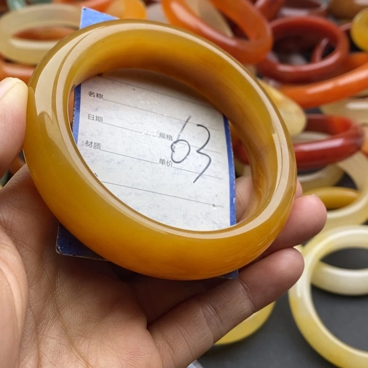 未镶嵌手镯石英质玉