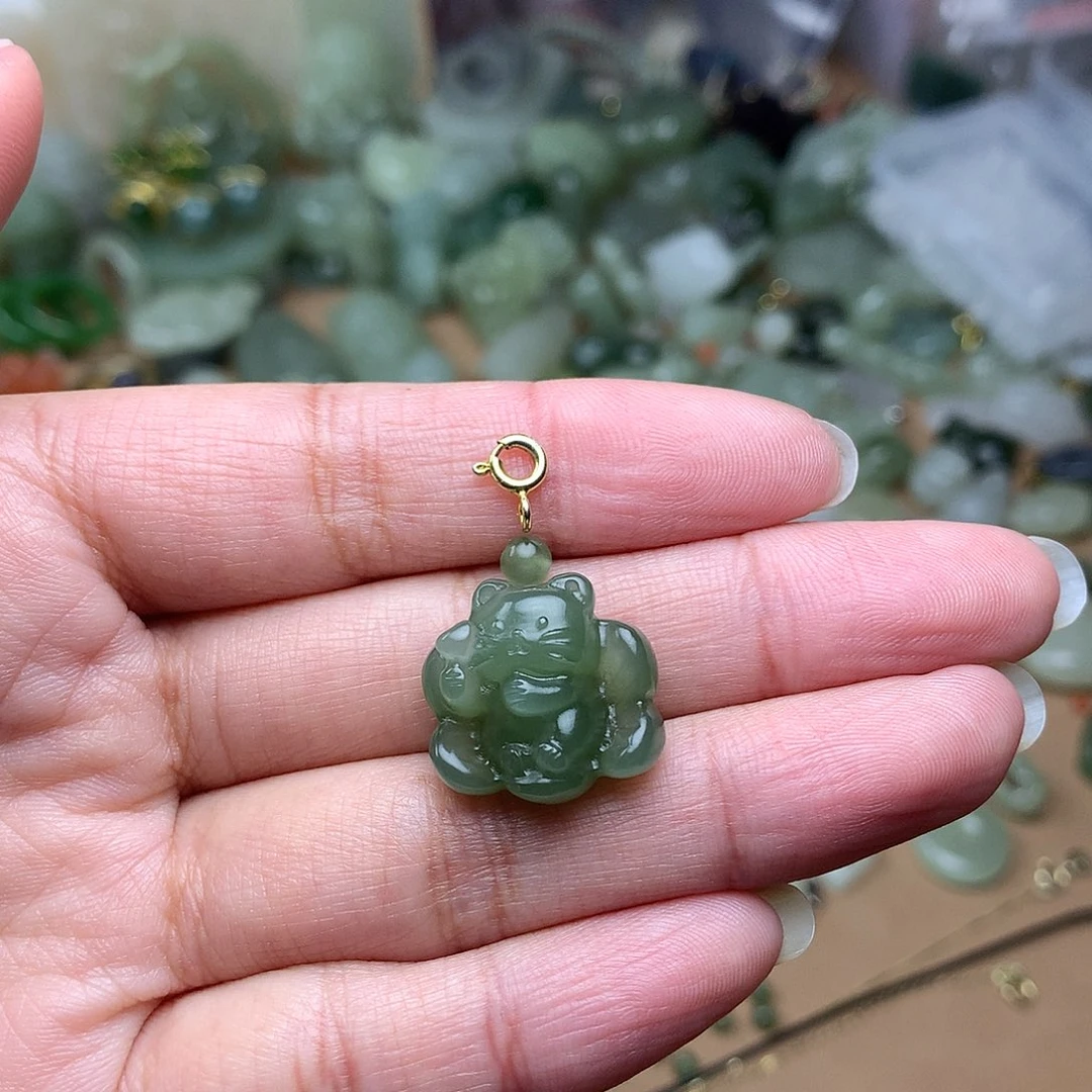 和田玉吊坠银S925镀金镶嵌味****）