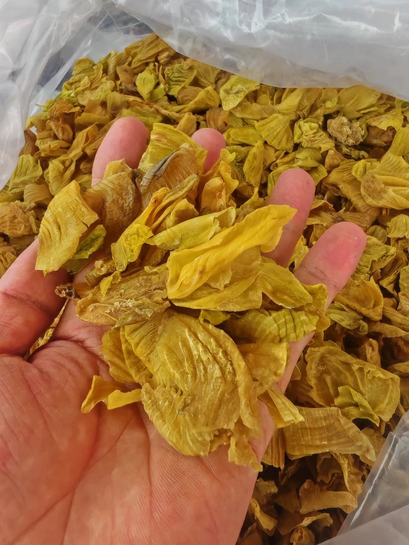 农村清洗干净生鸡内金