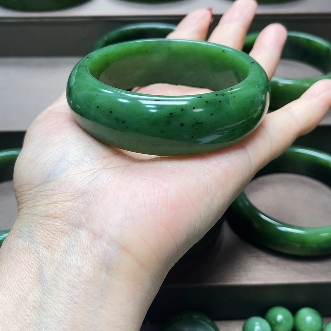 和田玉（碧玉）未镶嵌手镯