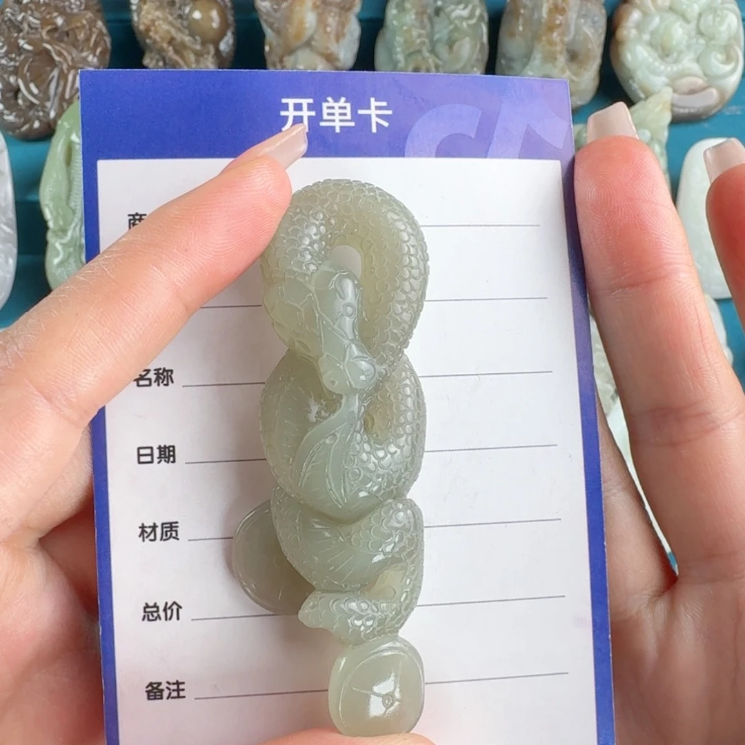 颈饰未镶嵌和田玉