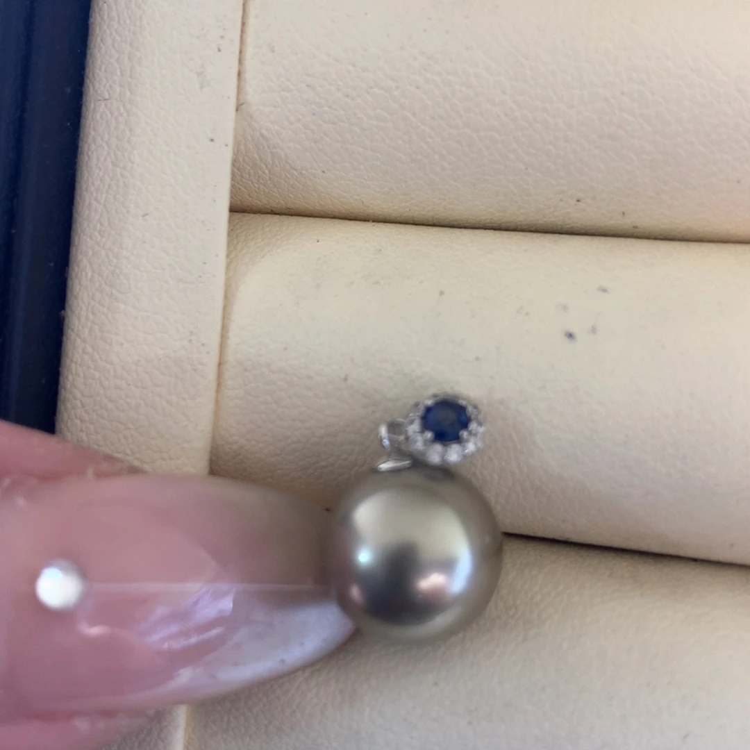 颈饰18K金镶嵌海水珍珠