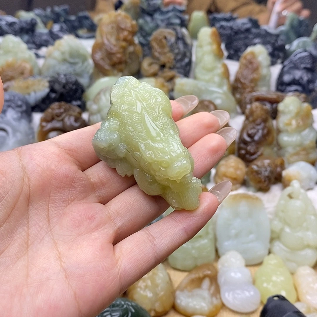颈饰未镶嵌和田玉