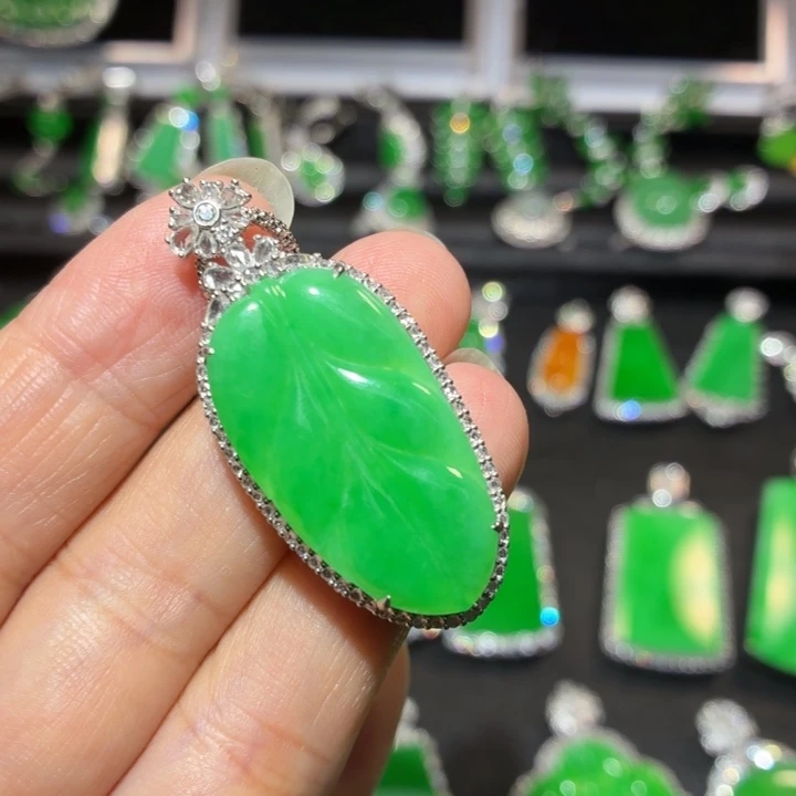 翡翠18K金镶嵌吊坠(不含链)翡翠