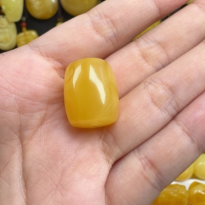 蜜蜡未镶嵌珠宝奇石