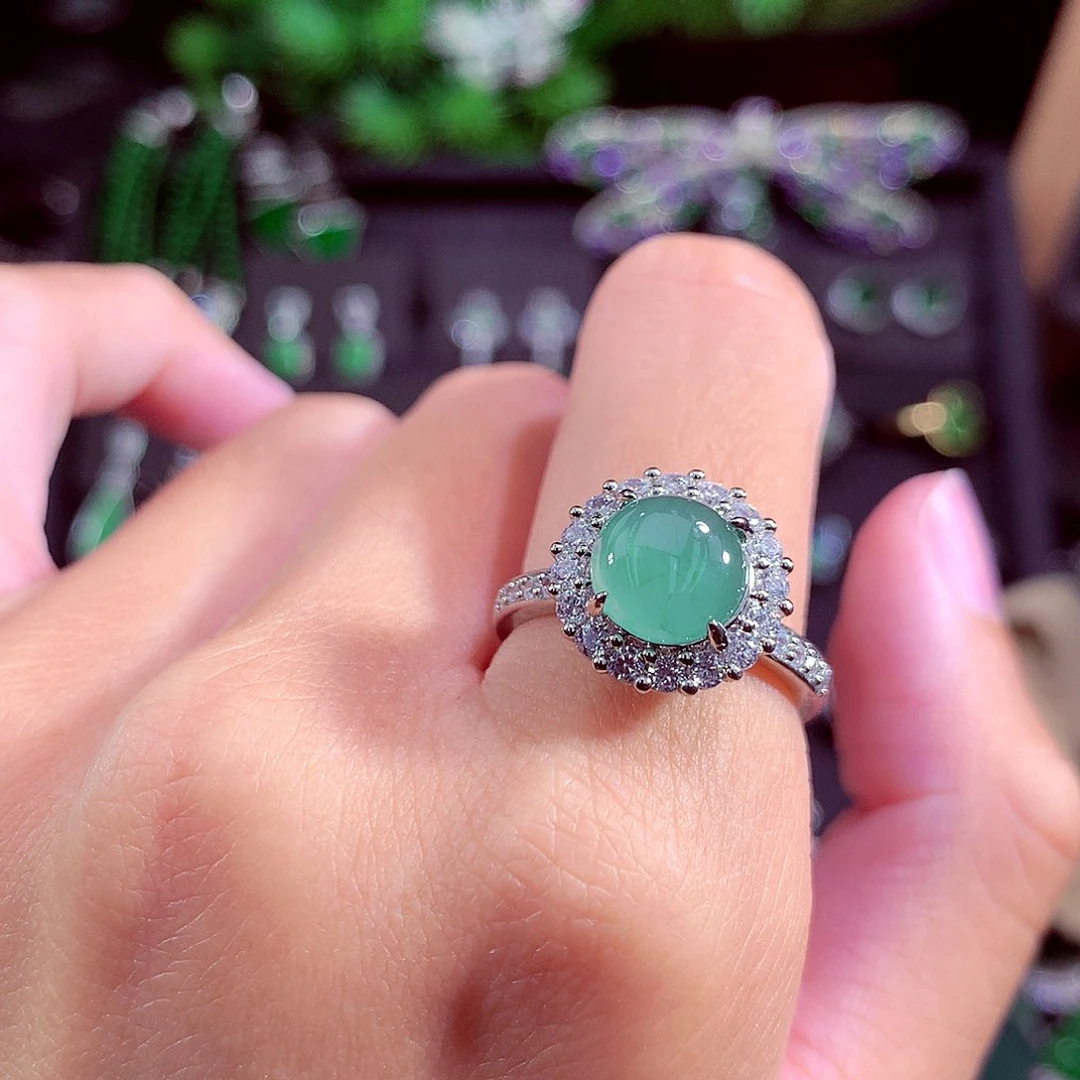 颈饰未镶嵌翡翠天然