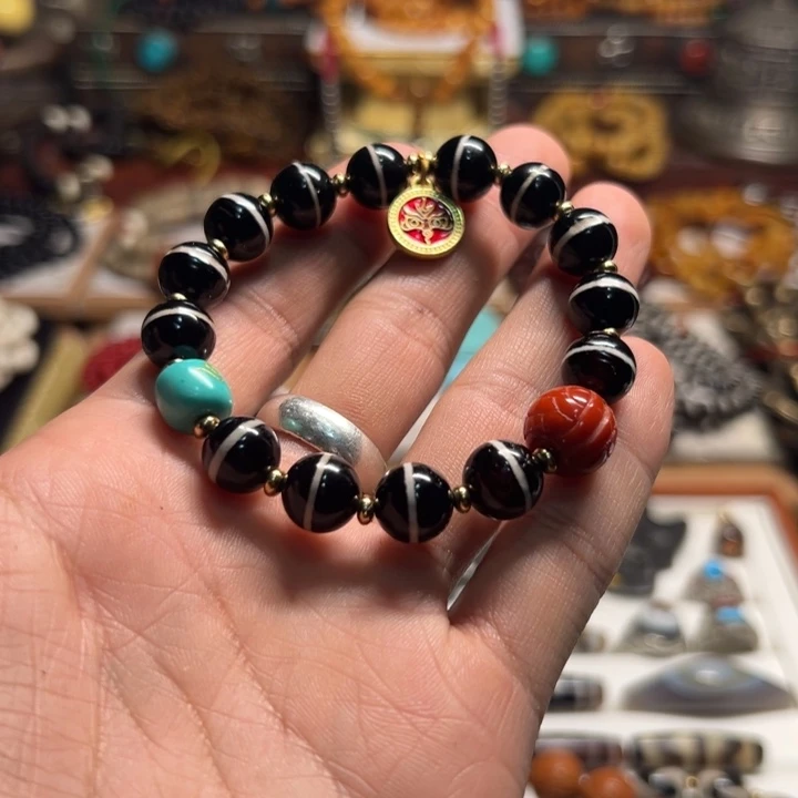 吊坠红财神侧挂一线药师手串