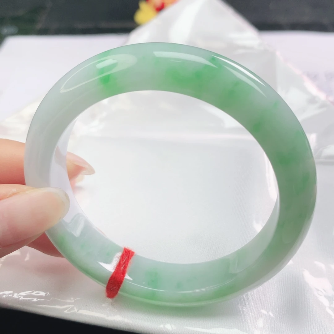 翡翠未镶嵌手镯翡翠54.9飘阳绿正圈