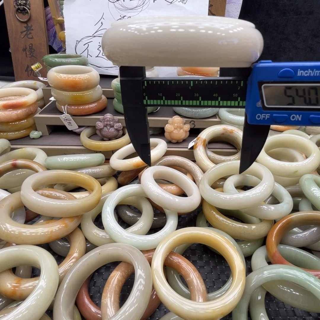 石英质玉未镶嵌手镯