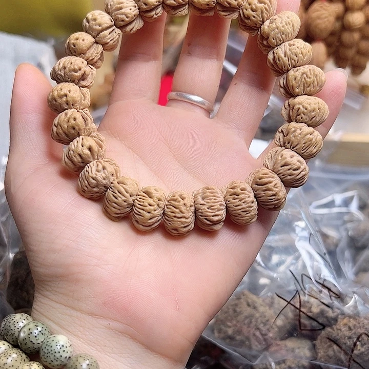 无***空吊坠桃核蟠桃手串