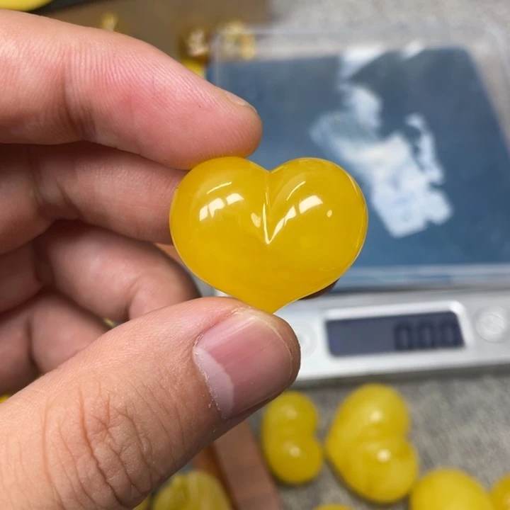 沉***沉琥珀未镶嵌珠宝奇石