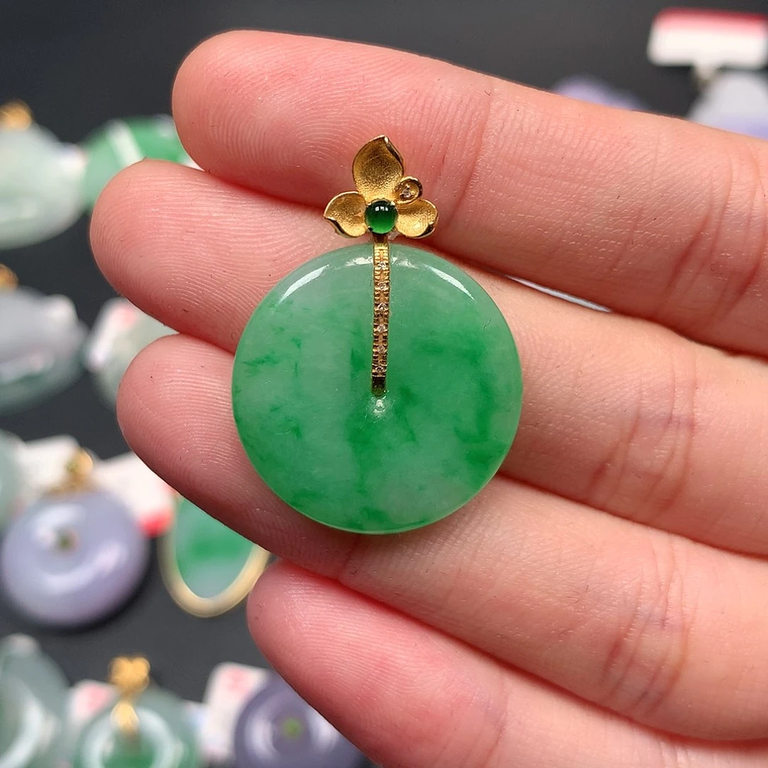 颈饰18K金镶嵌翡翠翡翠吊坠