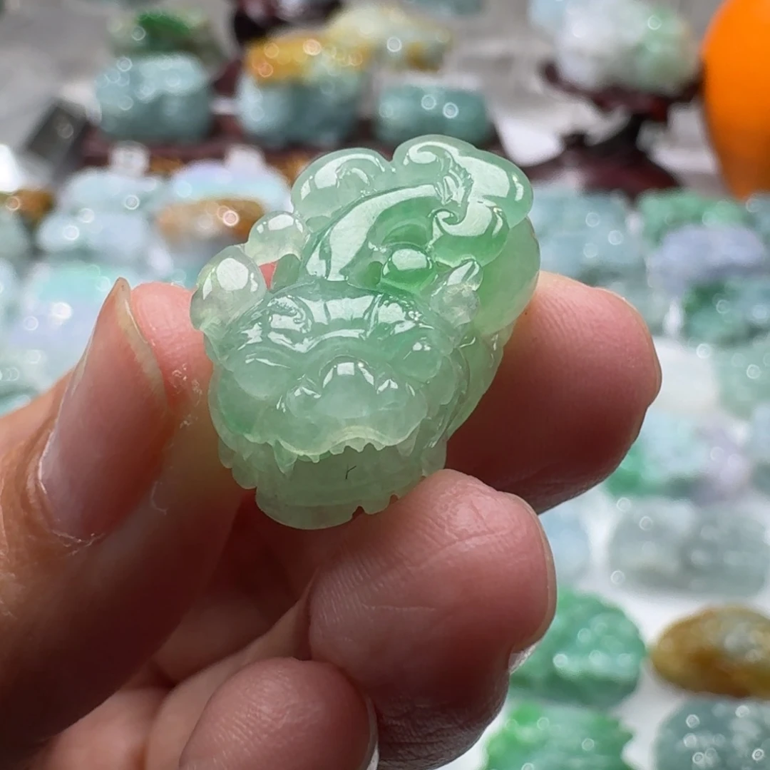 翡翠未镶嵌挂件貔貅