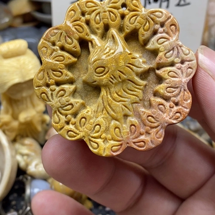 硅化珊瑚（珊瑚玉）未镶嵌颈饰