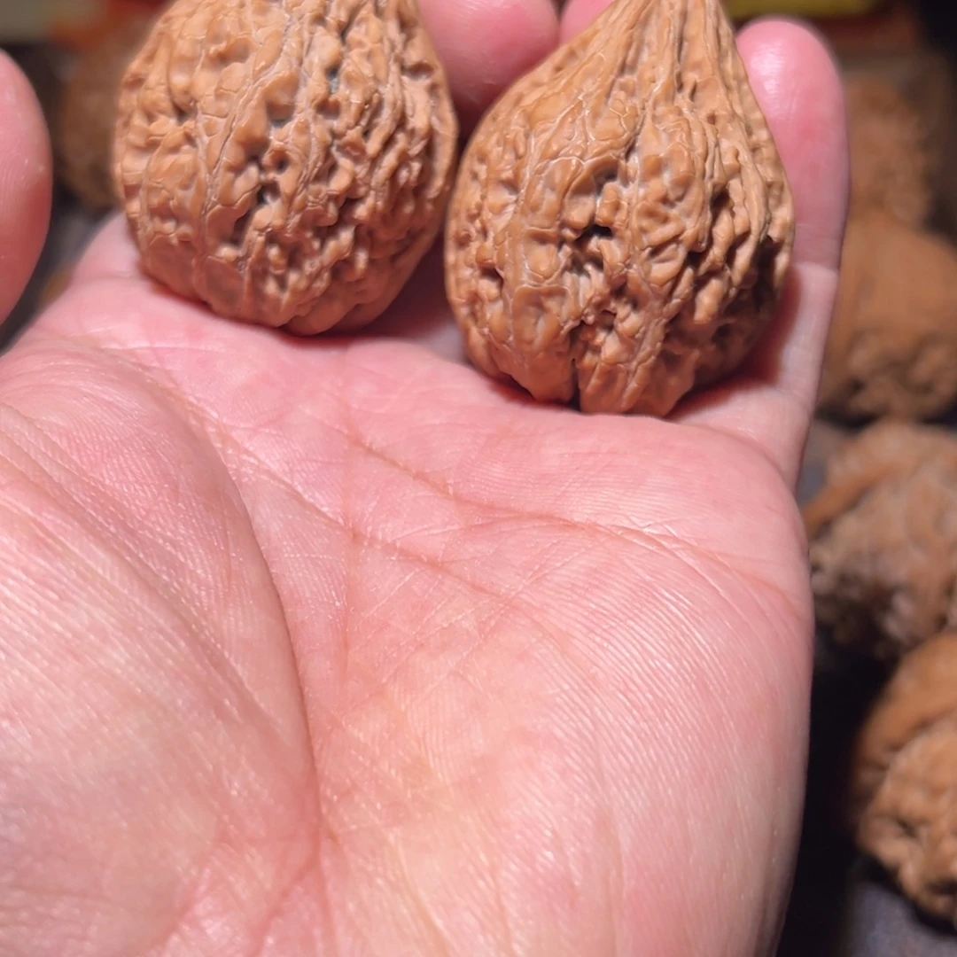 瑞麟文玩核桃坐佛 36.36.47