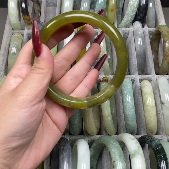 蛇纹石玉手镯未镶嵌513