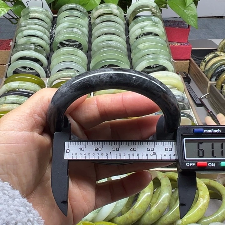 蛇纹石玉未镶嵌手镯63