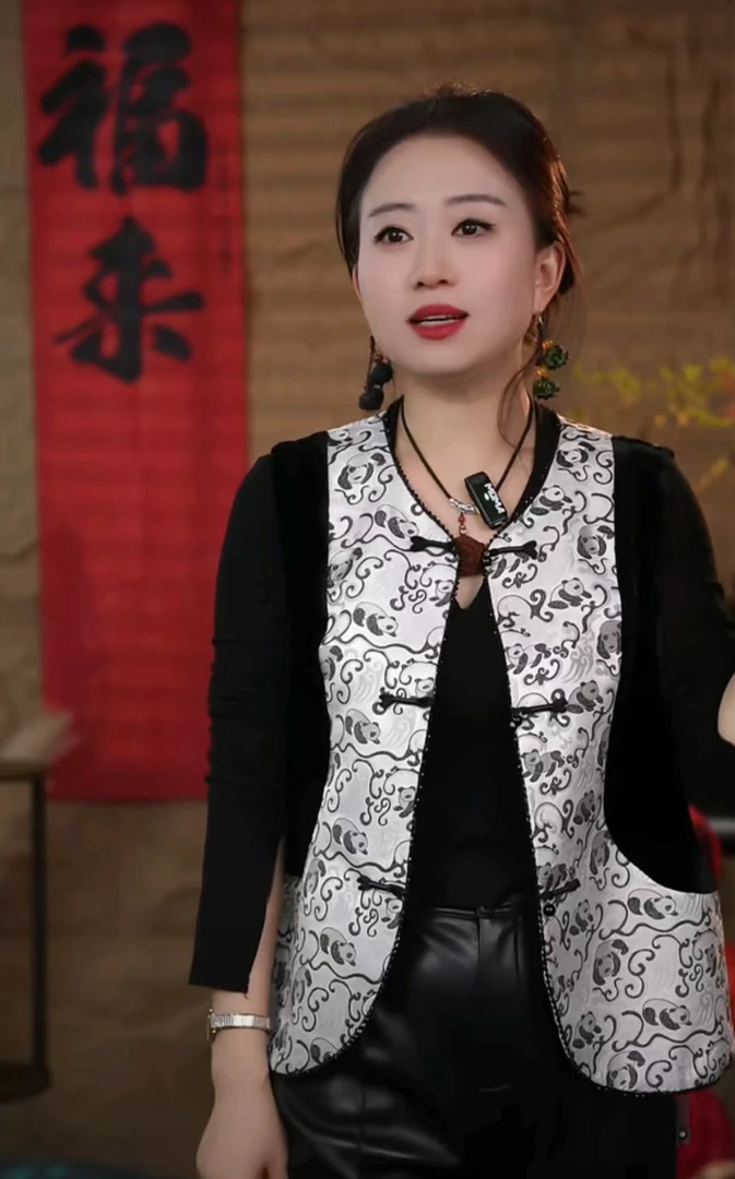 【熊猫祥云】宫丽2025新款香云纱宋锦桑蚕丝高端轻奢手工盘扣马甲